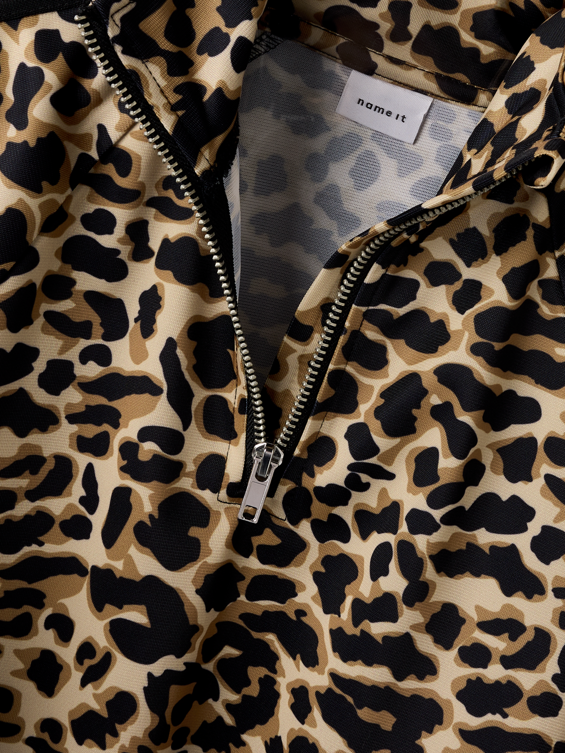 model_shot-front_full